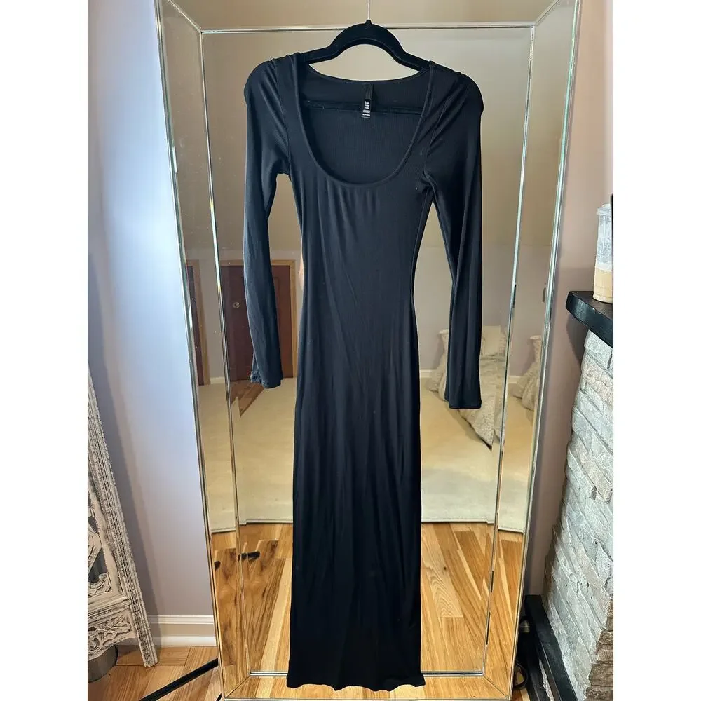Skims: Black Ribbed Cotton Long Lounge Dress - Picture 3 of 4